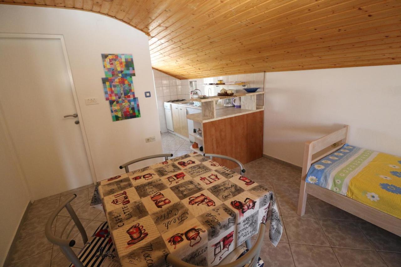 Apartments With A Parking Space Nin, Zadar - 11402 외부 사진